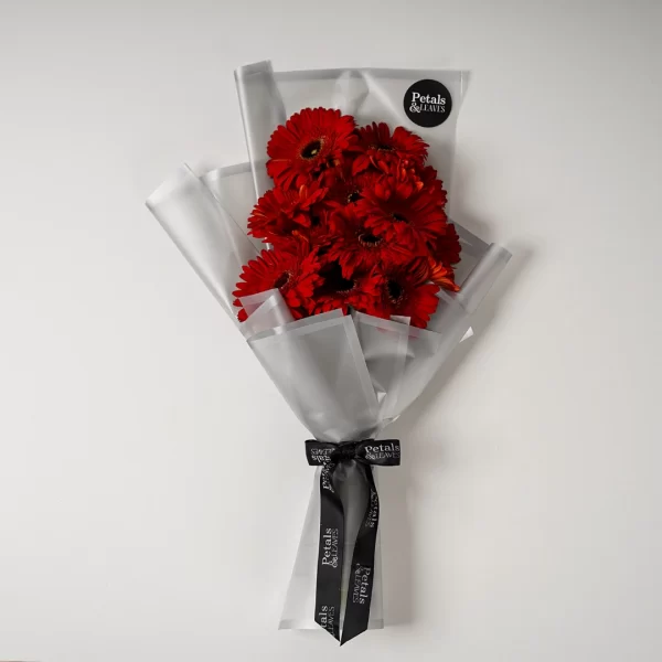 Red Kiss Flower Bouquet